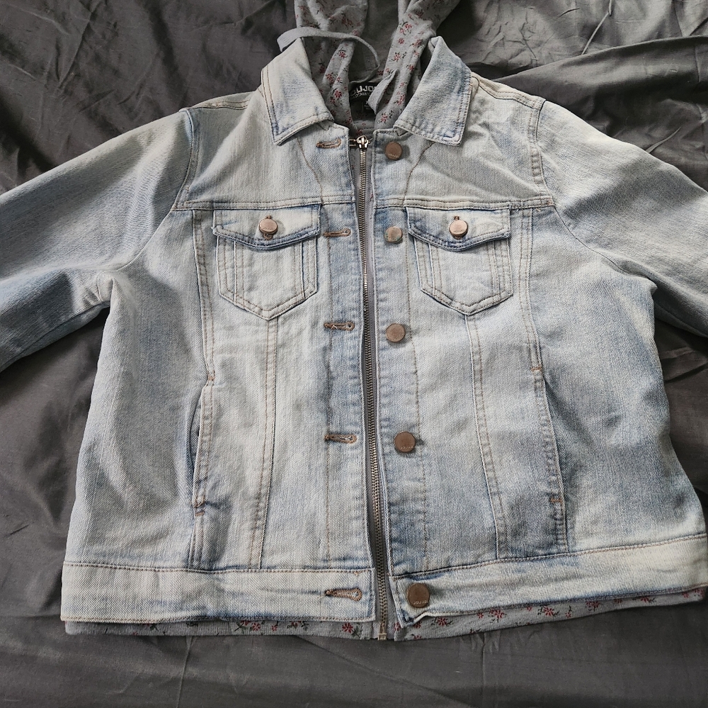 Hooded denim jacket
